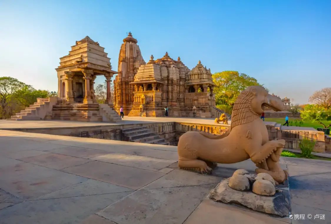 Hotels near Jagdamba Temple