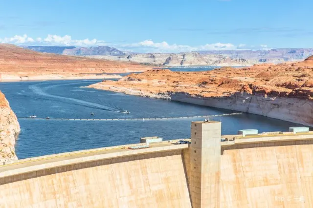 Everything You Need to Tour the Antelope Canyon