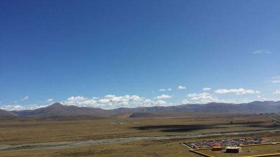 色达是四川甘孜州的一个县，非常偏远，和青海省交界处，色达的旅