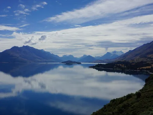 All Kinds of Blue, Such as Milky Blue, Azure Blue, Lazuli Blue, Etc., They Interpret the Lakes of New Zealand Incisively and Vividly.