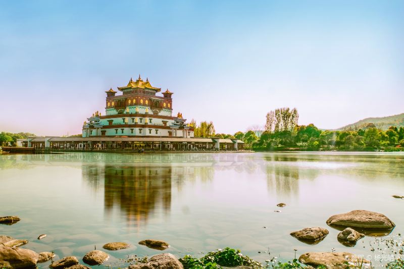 Lingshan Giant Buddha