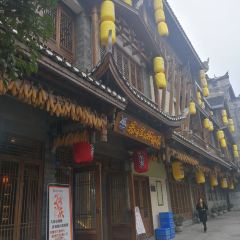 寨子里的钵钵菜(凤凰虹桥店) User Photo