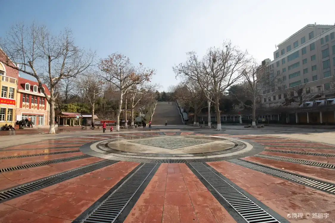 Hotels near Zhushuishan Children's Park