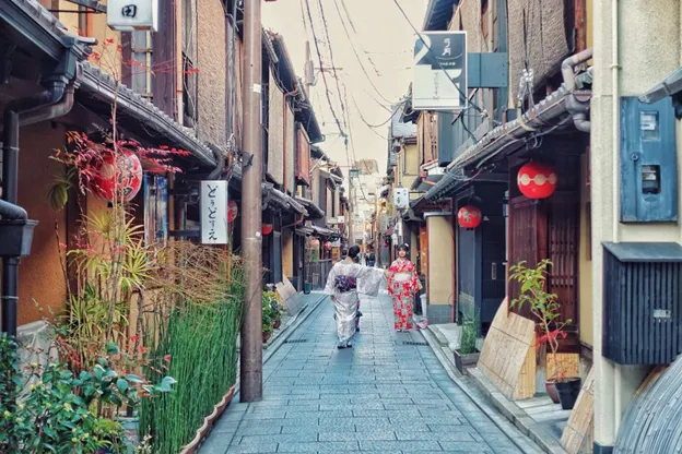 Kimono Experience in Kyoto: Best Rental Stores and Photo Spots