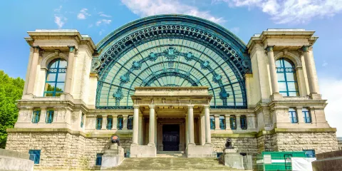 皇家武裝力量與軍事史博物館