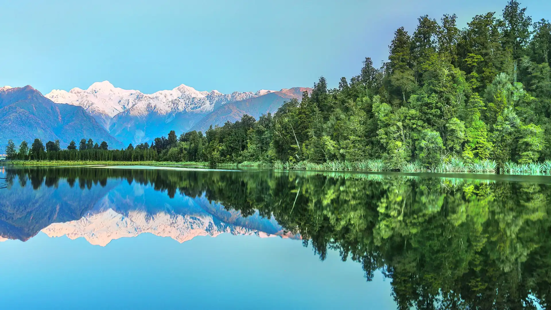 Hotels near Lake Matheson