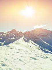 太陽峰滑雪度假村