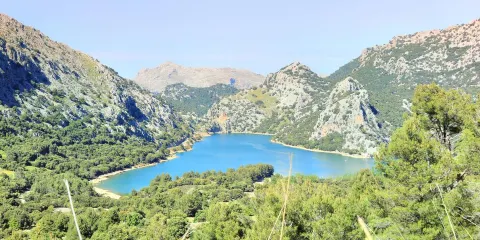 特拉蒙塔納山脈