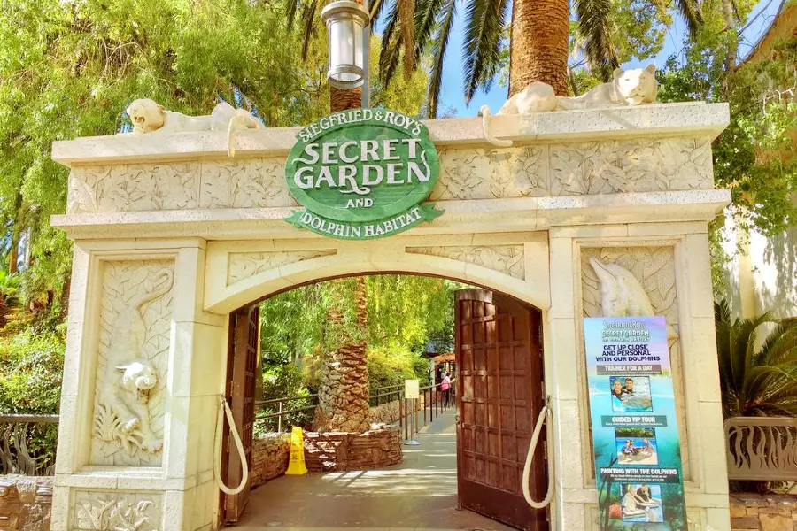 Secret Garden & Dolphin Habitat