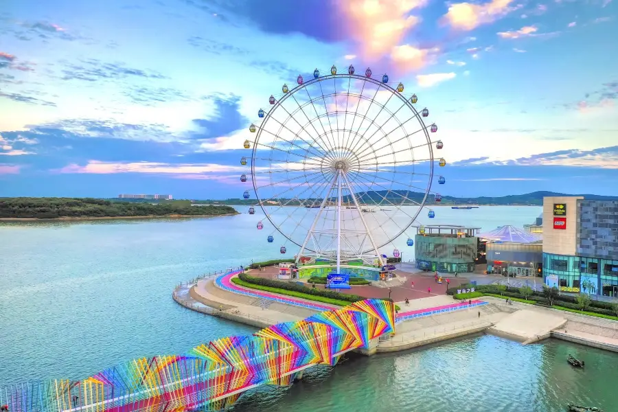 The Qingdao Eye Ferris wheel