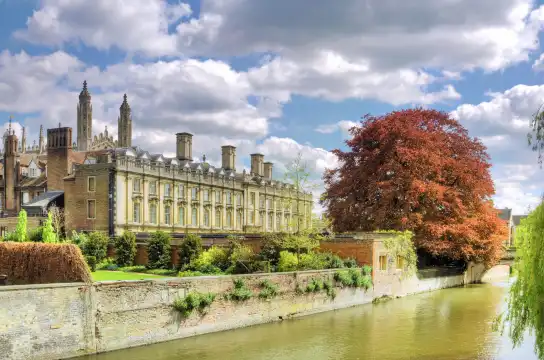 鄰近克萊爾學院的酒店