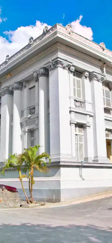 鄰近胡志明市博物館的酒店