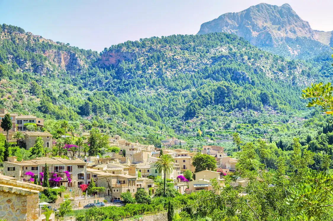 Hotels near Fornalutx