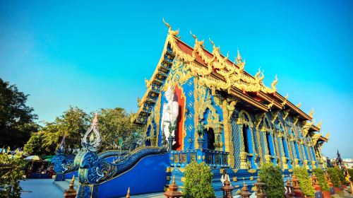 Wat Rong Suea Ten (Blue Temple)