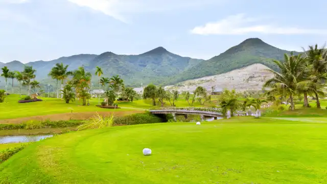 Diamond Bay Golf周辺のホテル