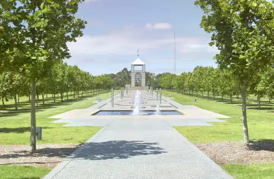 鄰近百年紀念公園的酒店