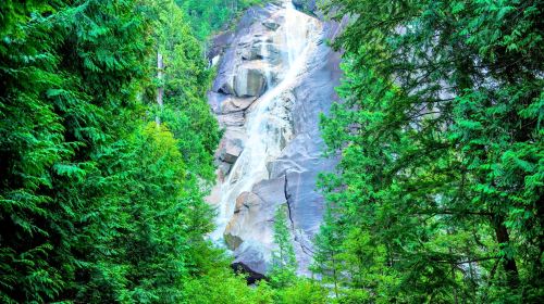 Shannon Falls Provincial Park