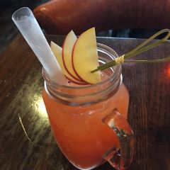 BROWNSTONE布朗石西班牙餐厅酒吧(永嘉庭店) User Photo