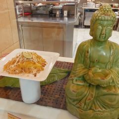 Myth I Bangkok Street food | Best mango sticky rice User Photo