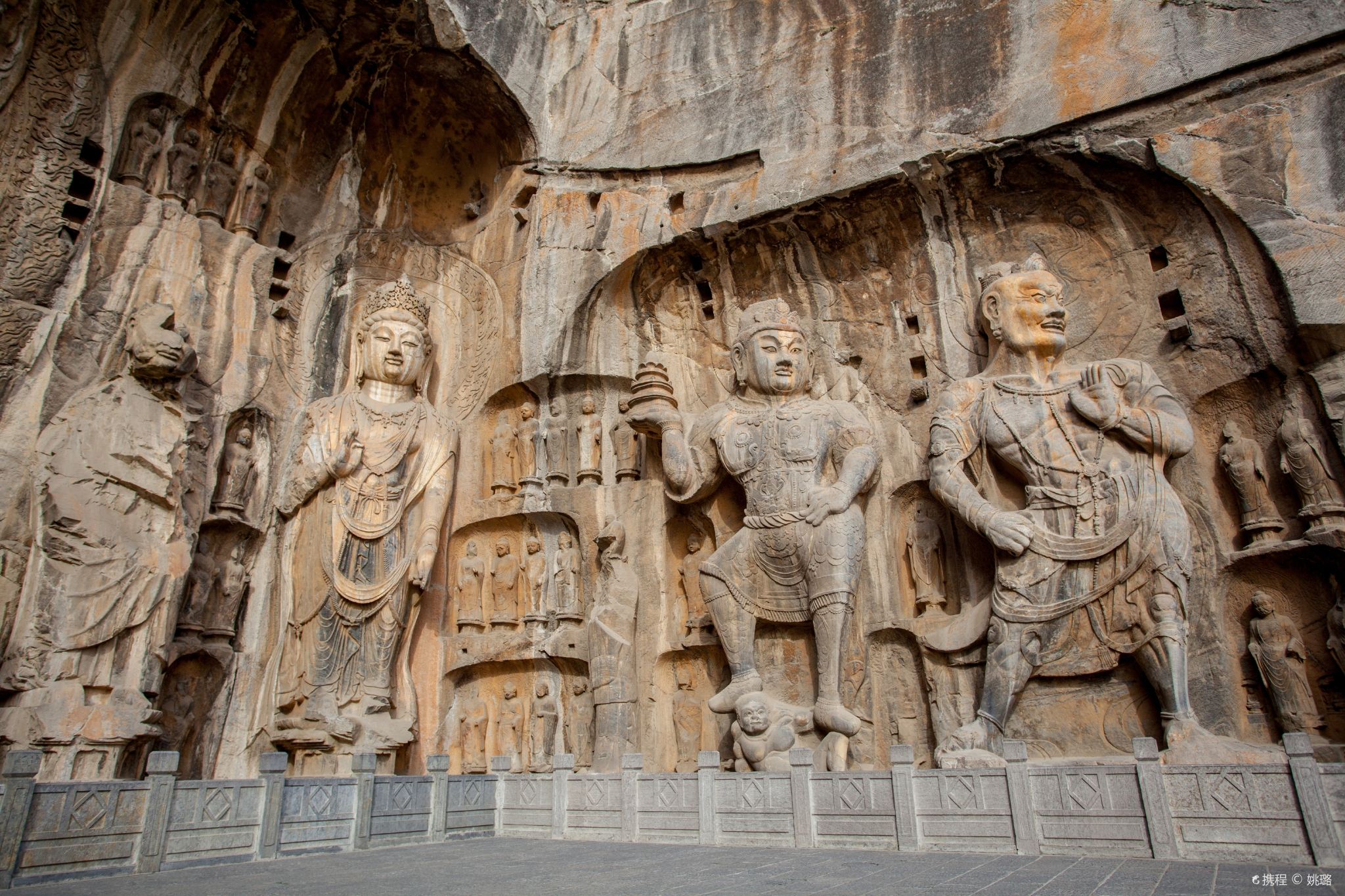 Luoyang Shaolin-Tempel und Longmen-Grotten Tagesausflug (optionale Gruppenreise)