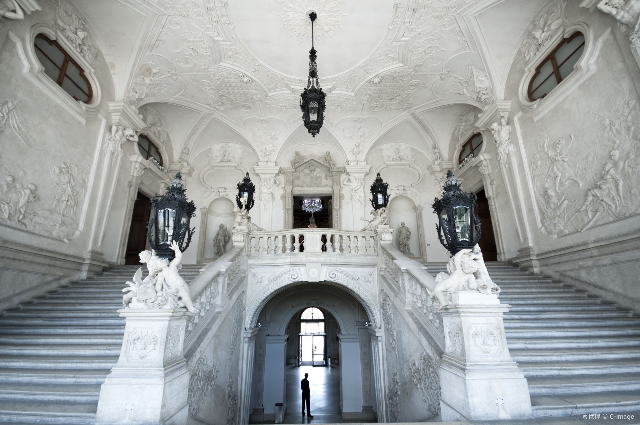 Tagesausflug zu Schloss Schönbrunn, Hofburg, Domkirche St. Stephan und Musikverein Wien