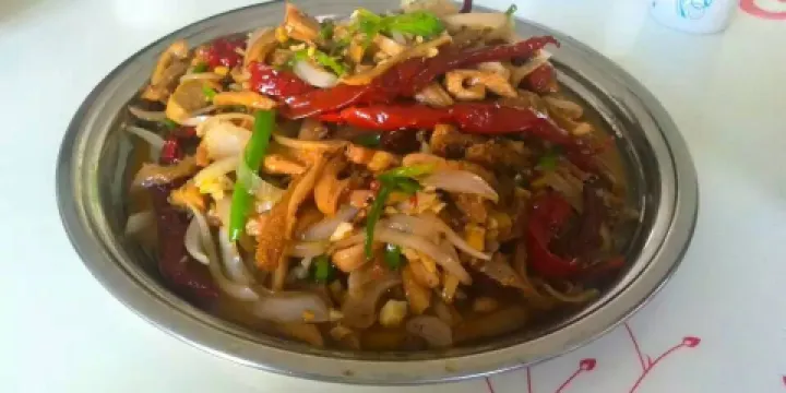 小席柴窩堡機密辣子雞