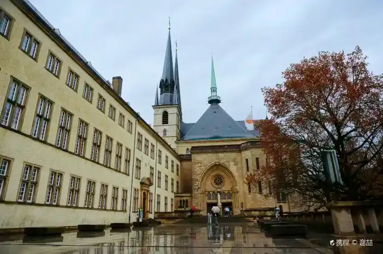 Các khách sạn gần Notre-Dame Cathedral