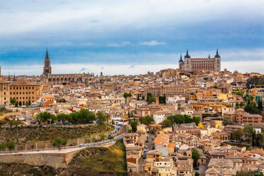 ${{cityDName}} Toledo αεροπορικα