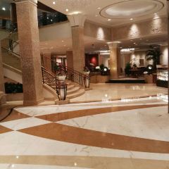 LAKE-VIEW REVOLVING RESTAURANT 여행 사진