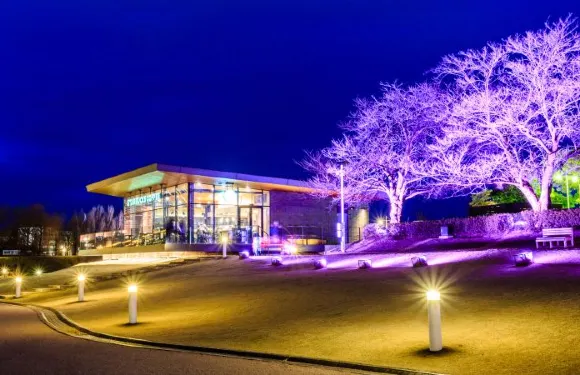 星巴克(富山環水公園店)