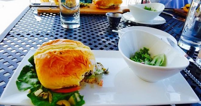 712 Eat + Drink