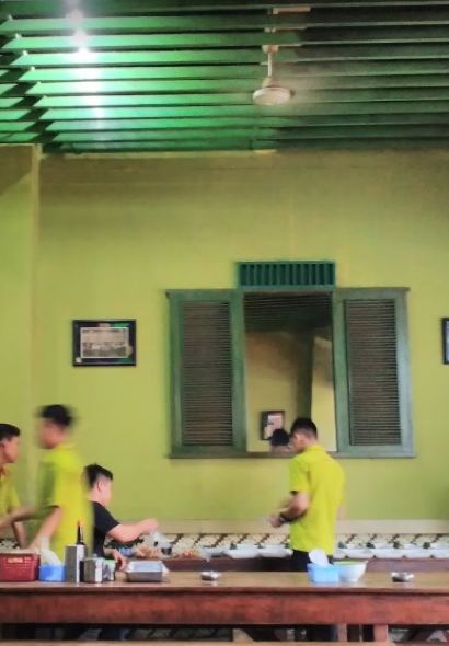 Kedai Nasi Uduk & Ayam Goreng Zainal Fanani