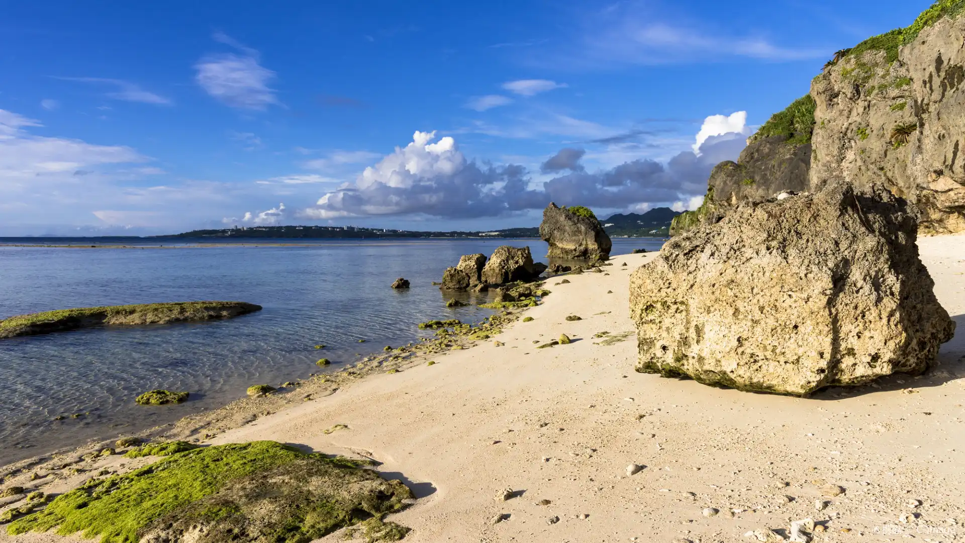 Hotels near Sesoko Beach