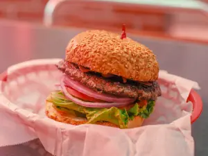 Pearl's Deluxe Burgers