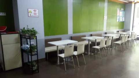 华莱士·全鸡汉堡(磁县店) in 磁県