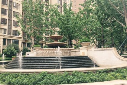 HUI WEI YA XIE FEN SI GE FEI NA ZHAN DIAN