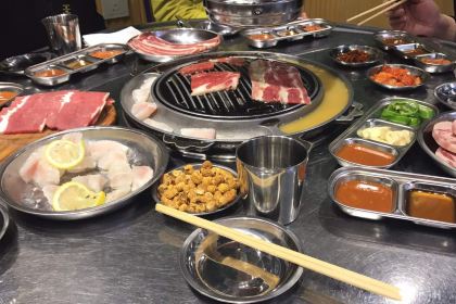 首尔plus韩国烤肉店