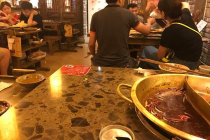 小龙坎老火锅(武汉路店)