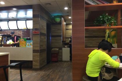 华莱士(首一店)