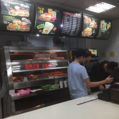 华莱士·全鸡汉堡(德城店) 여행 사진