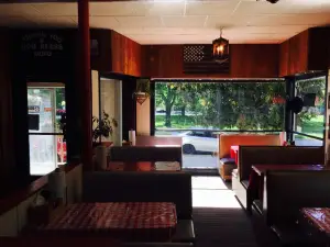Dino's Pizza