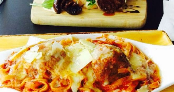 Sutto Caffe Lounge