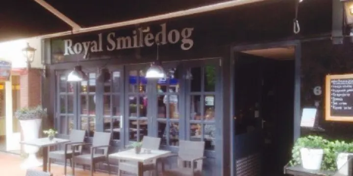 Royal Smiledog