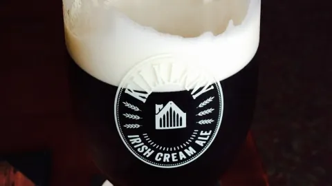 Whale & Ale British Pub in キッチナー