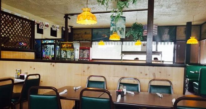 Dinis Brothers Pizza & Restaurant