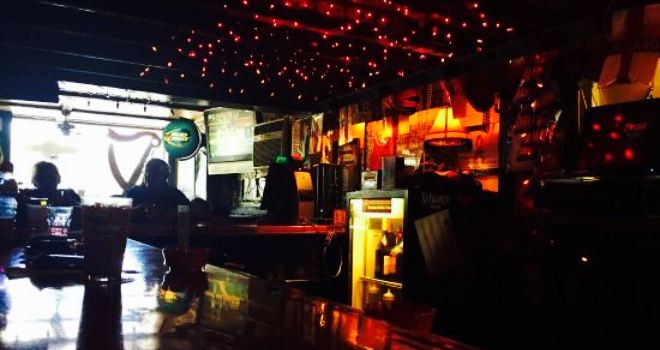 Fox & Hounds British Pub