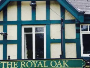 Royal Oak at Burton Leonard