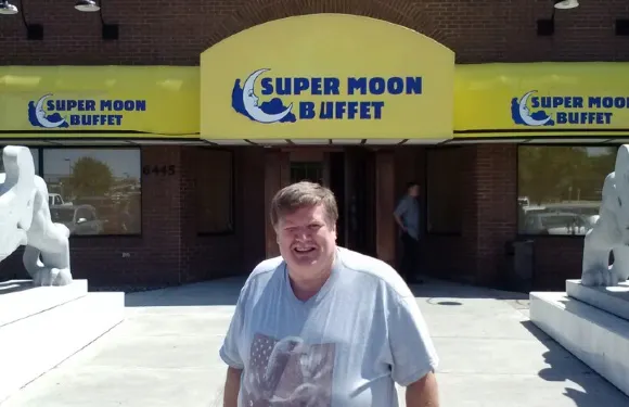 Super Moon Buffet