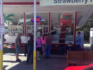 Strawberry Hut Sandwich Shop