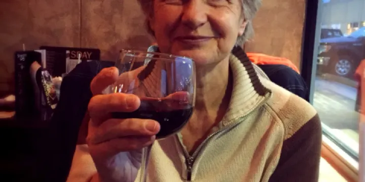 Symposium Cafe Restaurant & Lounge